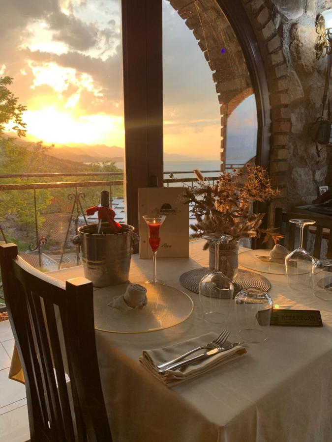 Il Tramonto Hotel Shiroka Bagian luar foto