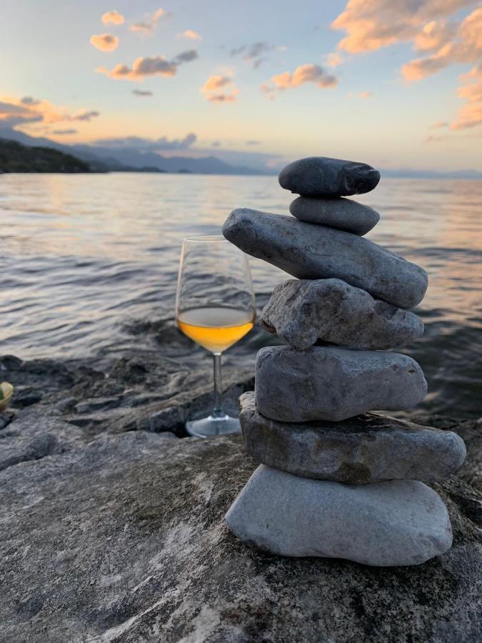 Il Tramonto Hotel Shiroka Bagian luar foto