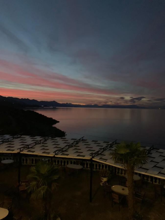 Il Tramonto Hotel Shiroka Bagian luar foto